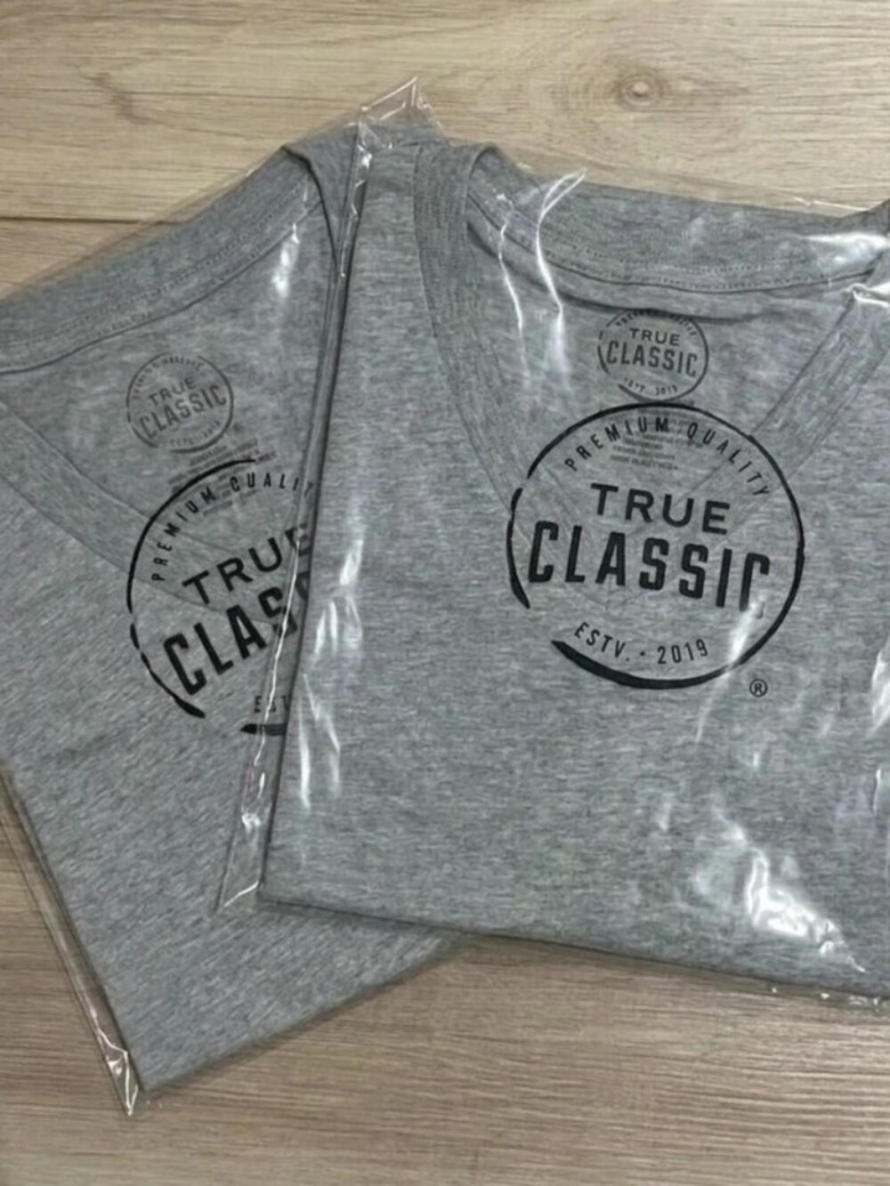 New Men’s 2-Pack True Classic Premium V Neck T-Shirts - Gray - Medium